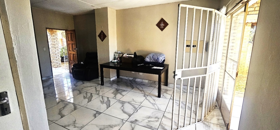 To Let 3 Bedroom Property for Rent in Waterval East North West